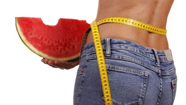 तरबूज खाने से आपको एक हफ्ते में 5 किलो वजन तेजी से कम करने में मदद मिलती है।